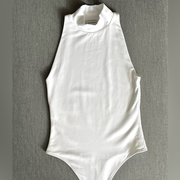 Babaton - Contour Mockneck Bodysuit in White - Picture 3 of 9